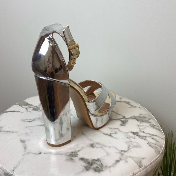 ‼️ Silver Platform High Heel Ankle Strap Open Toe - Picture 2 of 8